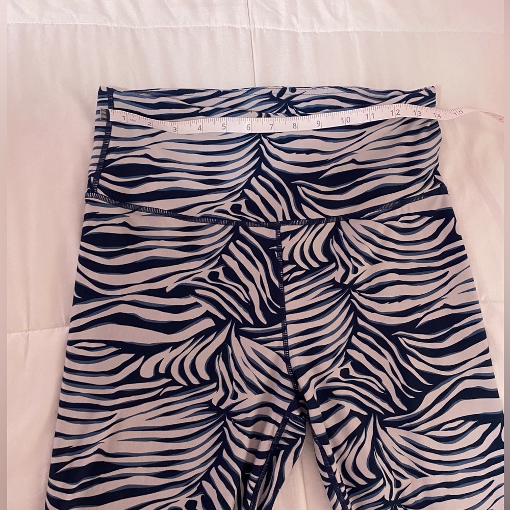 Kyodan Women’s Ultra High Waist Leggings Size Large. Pattern is Jacq Zebra. - Picture 7 of 10